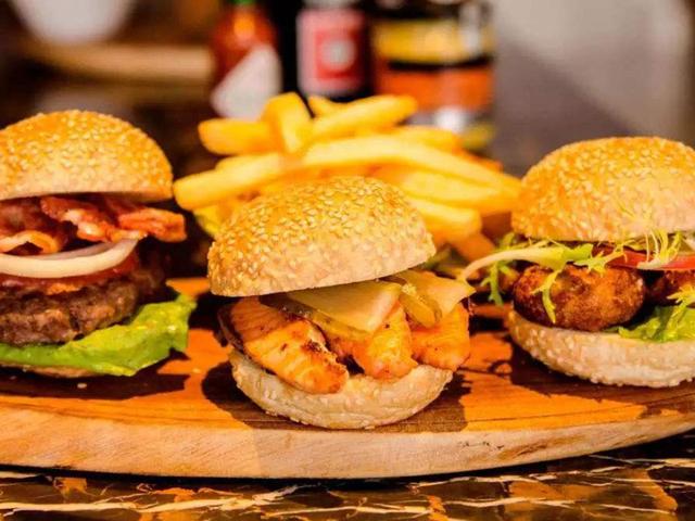 5大公認(rèn)的垃圾食品，比泡面嚴(yán)重得多！“?？印蹦贻p人